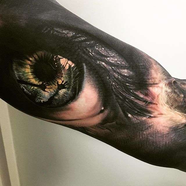 Artista de tatuagem Sandry Riffard cor tatuagem realista